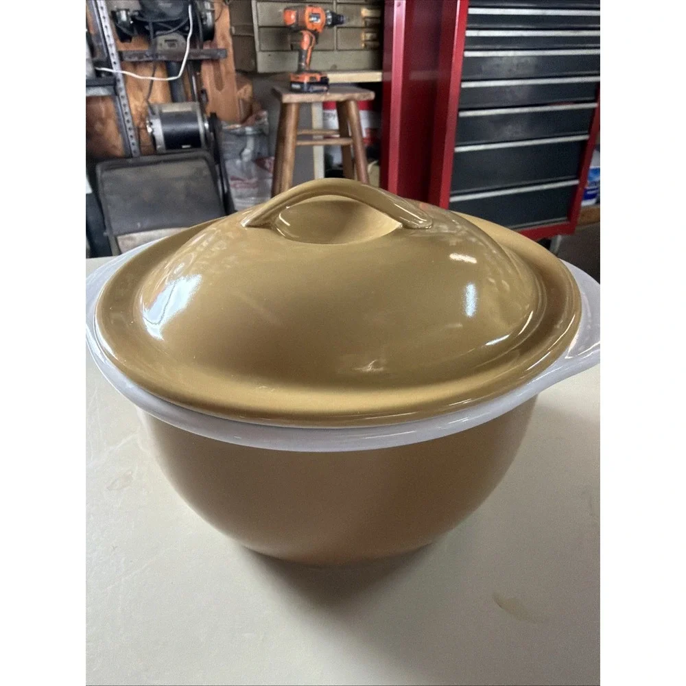 Vintage CorningWare Stoneware 1.5 Qt Round Casserole W/Lid Harvest Gold Mustard